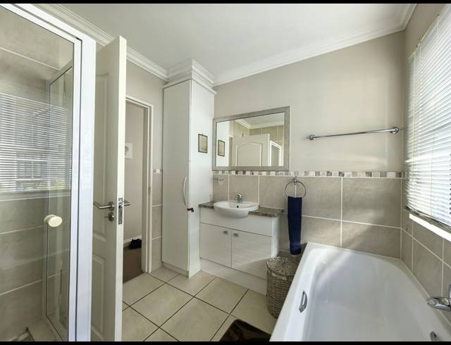 2 BEDROOM SECTIONAL TITLE FOR SALE IN MARINA MARTINIQUE